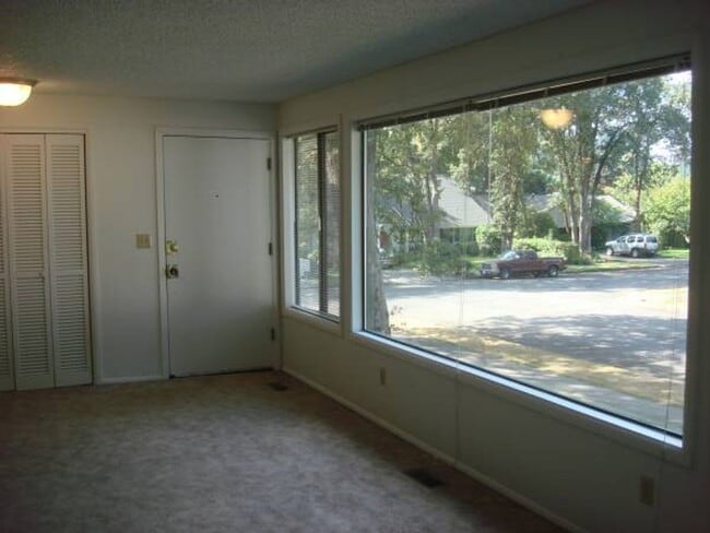 1835 Tabor St in Eugene, OR - Building Photo - Building Photo