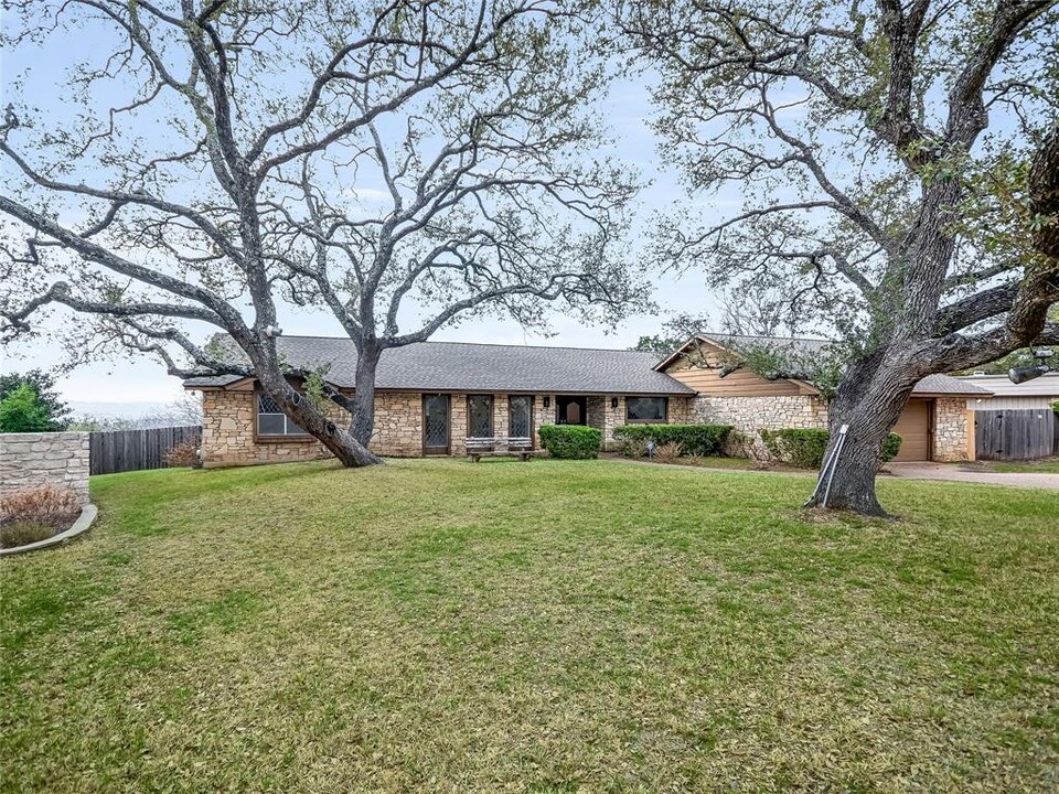 4505 Deepwoods Dr in Austin, TX - Building Photo