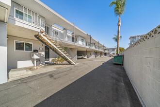 Linda Apartments in Torrance, CA - Foto de edificio - Building Photo