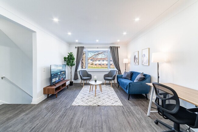 556 Appleby Line in Burlington, ON - Building Photo - Building Photo