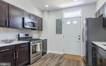 524 N Patterson Park Ave in Baltimore, MD - Building Photo - Building Photo