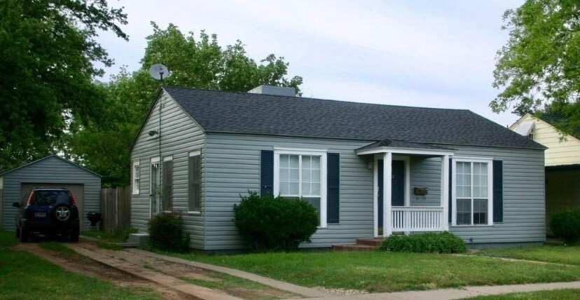 2314 30th St in Lubbock, TX - Building Photo