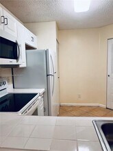 1024 Coral Club Dr in Coral Springs, FL - Building Photo - Building Photo