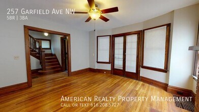 257 Garfield Ave NW in Grand Rapids, MI - Building Photo - Building Photo