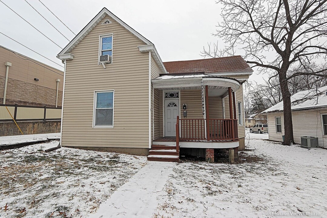 416 South West End Boulevard in Cape Girardeau, MO - Building Photo