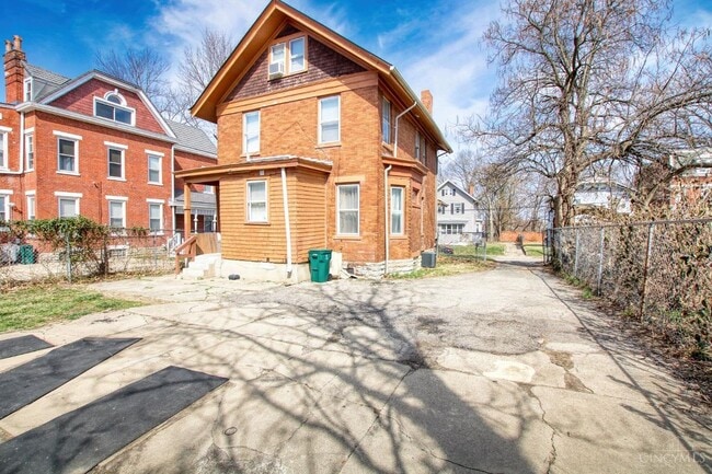 1609 Ruth Ave in Cincinnati, OH - Building Photo - Building Photo