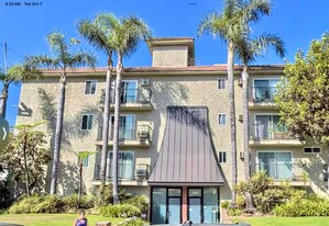 3861 Mentone Ave in Culver City, CA - Building Photo