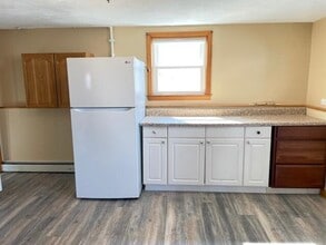 103 Cable Ave in Salisbury, MA - Building Photo - Building Photo