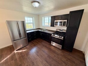 5213 Tucker Hill Ln in Cedar Creek, TX - Building Photo - Building Photo