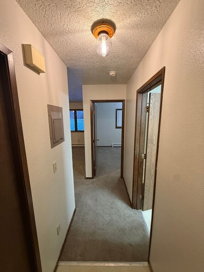 7301 Woburn Cir in Anchorage, AK - Building Photo - Building Photo