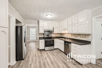 551 Banks Rd E in Fayetteville, GA - Building Photo - Building Photo