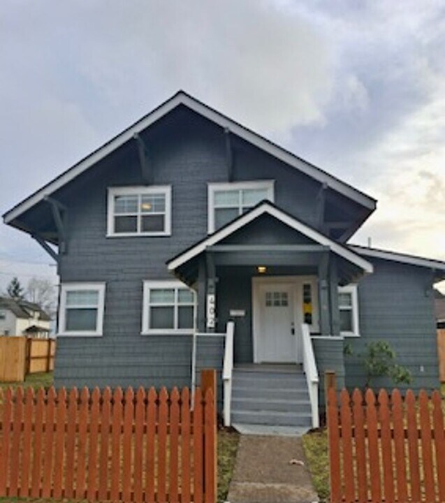 402 W Pine St in Centralia, WA - Building Photo
