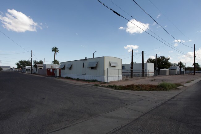 Adobe Palms Mobile Home Park in Casa Grande, AZ - Foto de edificio - Building Photo