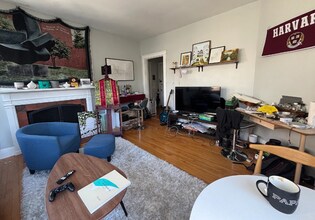 22 Dana St, Unit 402 in Cambridge, MA - Building Photo - Building Photo