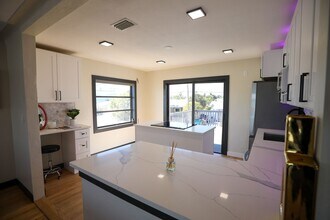 441 129th Ave E in Madeira Beach, FL - Foto de edificio - Building Photo