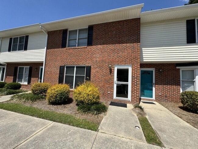 2700 Thackery Rd