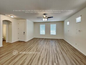 1449 S Colt Dr in Gilbert, AZ - Foto de edificio - Building Photo