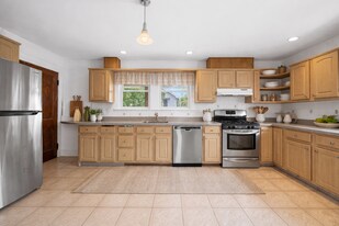 180 Faneuil St in Boston, MA - Building Photo