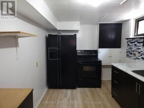 6 Galewood Dr in Toronto, ON - Building Photo - Building Photo