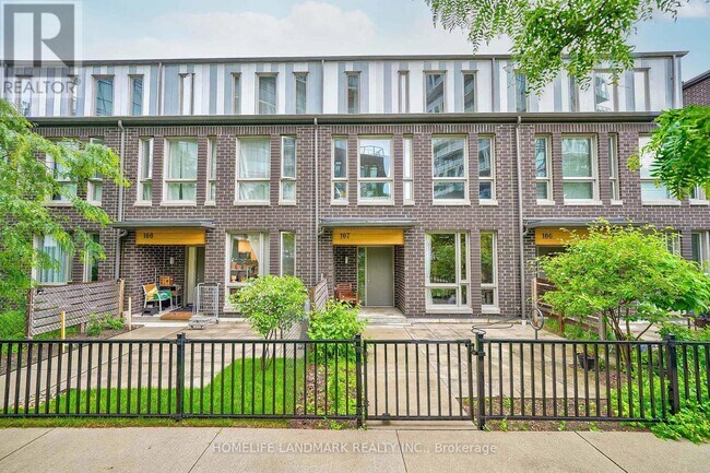 128 Fairview Mall Dr in Toronto, ON - Building Photo - Building Photo