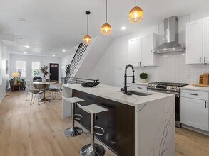 2926 W Thompson St in Philadelphia, PA - Building Photo - Building Photo