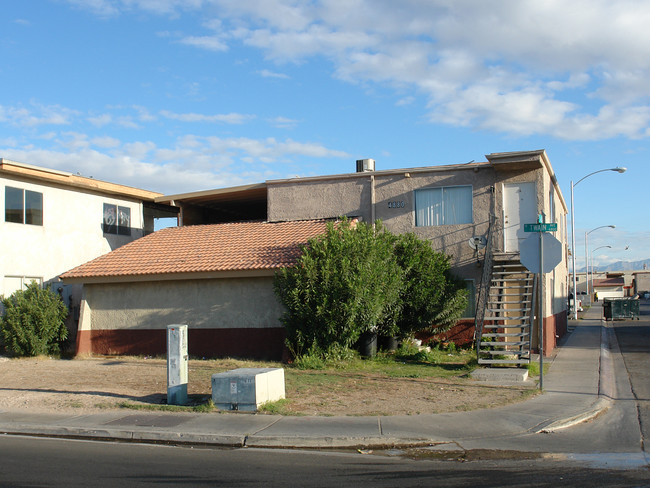 4880 W Twain Ave in Las Vegas, NV - Building Photo - Building Photo