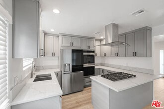 12500 Miranda St in Los Angeles, CA - Building Photo - Building Photo