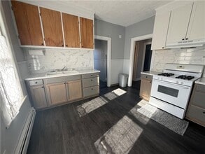 112 High St in Westerly, RI - Building Photo - Building Photo