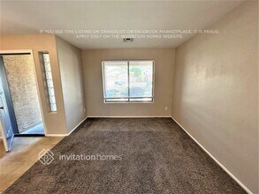 16585 W Latham St in Goodyear, AZ - Foto de edificio - Building Photo