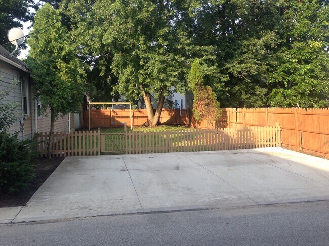 2482 Thurman Ave in Cleveland, OH - Building Photo - Building Photo