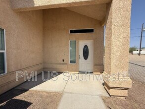 2468 Pso Cisne in Bullhead City, AZ - Building Photo - Building Photo