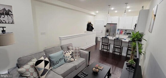 512 W Montgomery Ave in Philadelphia, PA - Building Photo - Building Photo