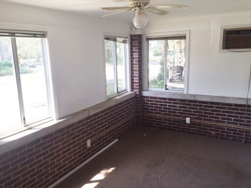 310 W Green St in Urbana, IL - Building Photo - Building Photo