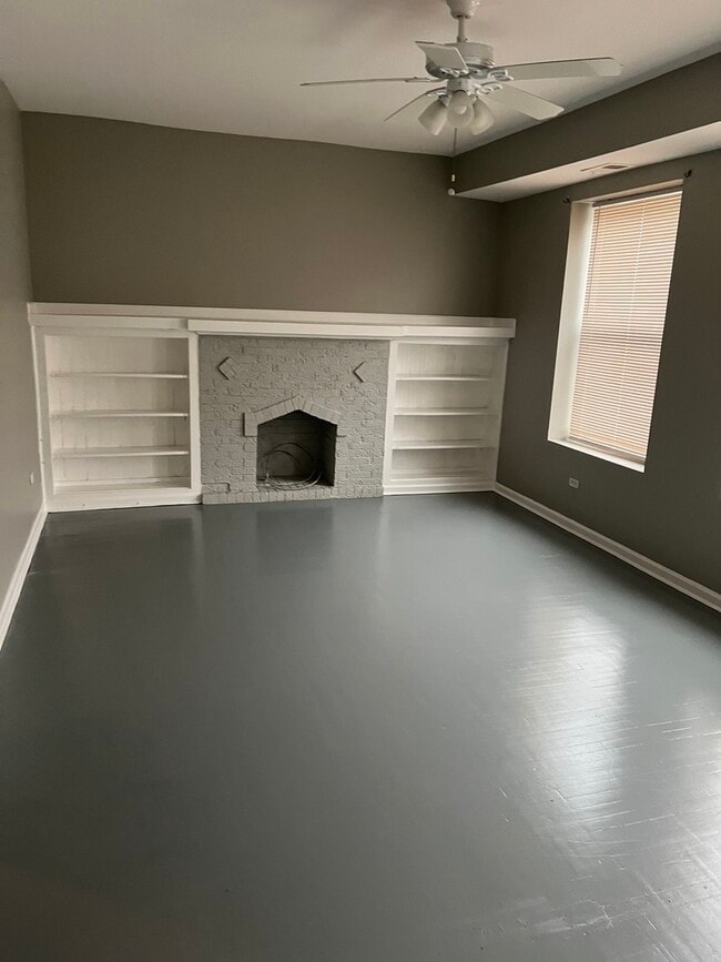 8914 S Cottage Grove Ave in Chicago, IL - Building Photo - Building Photo