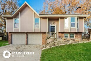 8504 Linda Ln in Pleasant Valley, MO - Building Photo