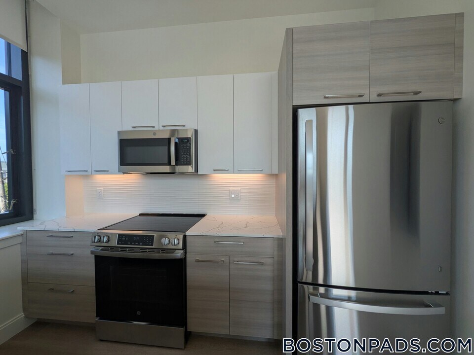 1079 Commonwealth Ave, Unit 249 in Boston, MA - Foto de edificio