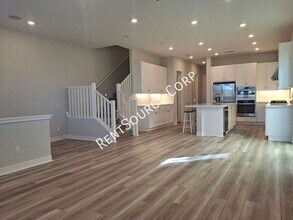 27231 W Coyote Bush Ct in Valencia, CA - Building Photo - Building Photo