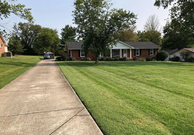 407 Mason Ln in Goodlettsville, TN - Foto de edificio - Building Photo