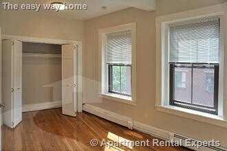 114 Willow St, Unit #4 in Cambridge, MA - Building Photo - Building Photo