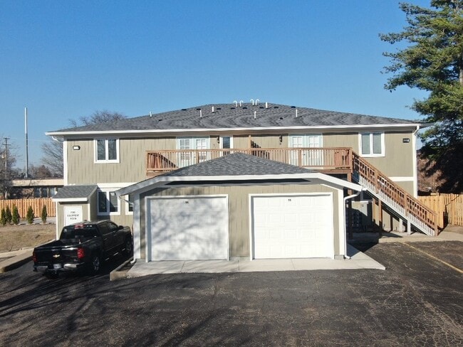 5 S Virginia Rd in Crystal Lake, IL - Building Photo - Building Photo