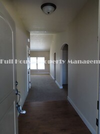 989 SW Coral St in Junction City, OR - Foto de edificio - Building Photo