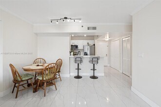 2665 SW 37th Ave, Unit 612 in Miami, FL - Building Photo - Building Photo