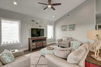 409 Paradise Pointe Dr in Port Aransas, TX - Building Photo - Building Photo