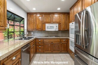 2558 Las Gallinas Ave in San Rafael, CA - Building Photo - Building Photo