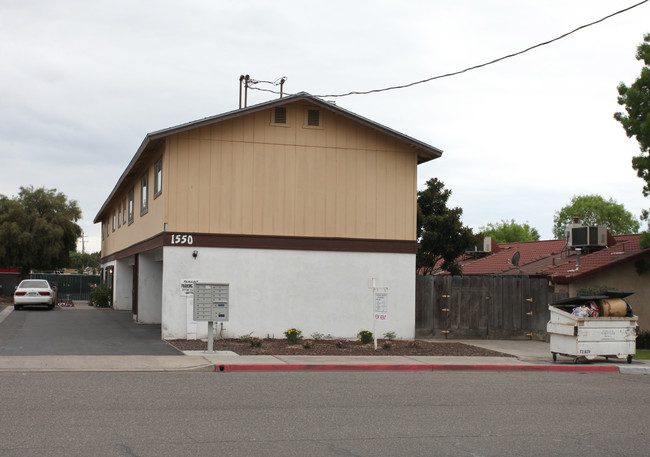 1550 East Ave in Turlock, CA - Building Photo - Building Photo