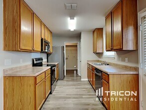 6902 Shelbyville Ct in San Antonio, TX - Building Photo - Building Photo