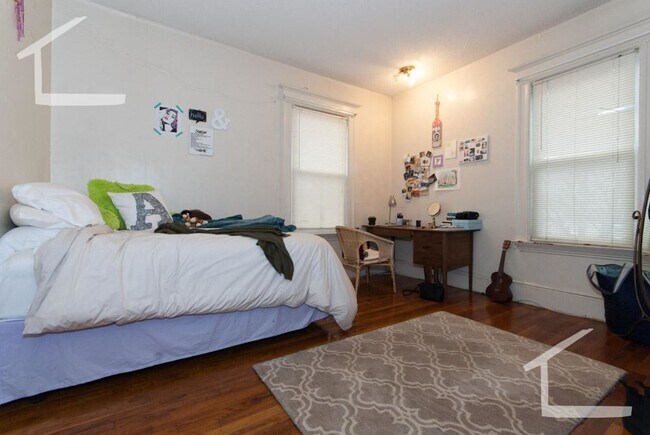 property at 14a Ashford St