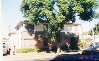 6171 Orange Ave in Long Beach, CA - Building Photo