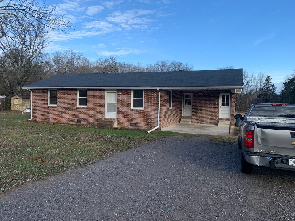 907 Henley Dr in Lebanon, TN - Building Photo