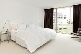 100 Sunrise Ave in Palm Beach, FL - Building Photo - Building Photo